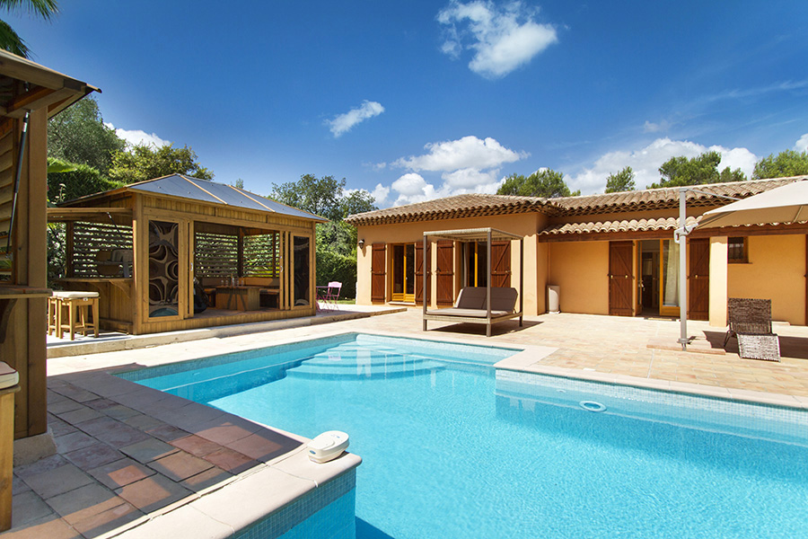 Maison d'hôtes Domaine Les Cigales avec piscine à 20 mètres du golf
