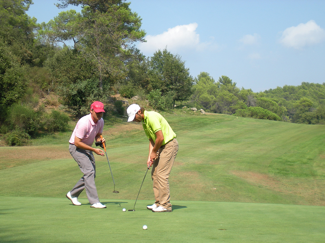 Débuter le golf grâce à un stage intensif d'initiation