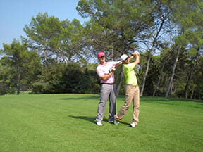 Cours de golf en situation sur les parcours autour de Cannes