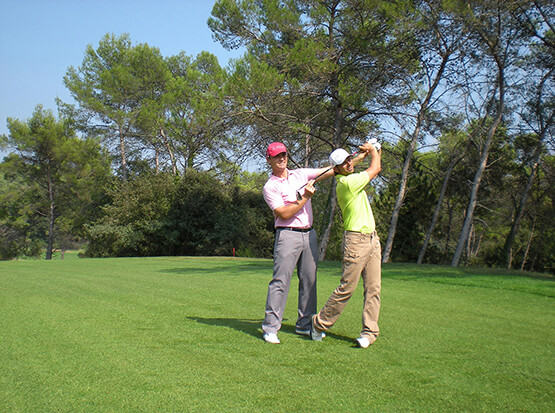 Séjour golf et vin en Provence : découverte des vignobles du Var